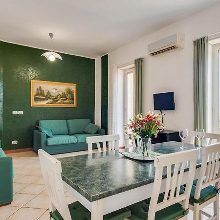 Roomy And Bright Apartment With Balconies X6 Catania Bagian luar foto