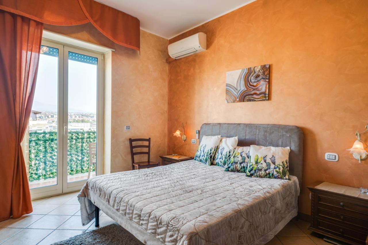 Roomy And Bright Apartment With Balconies X6 Catania Bagian luar foto