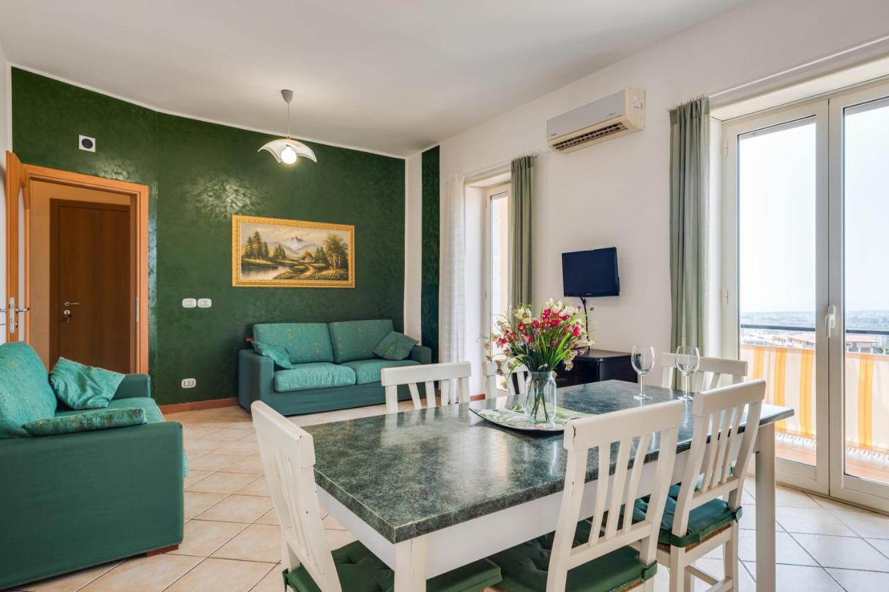 Roomy And Bright Apartment With Balconies X6 Catania Bagian luar foto