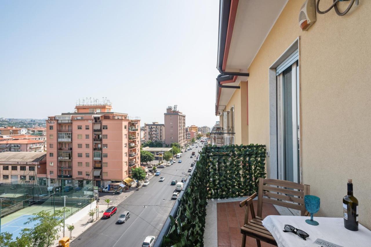 Roomy And Bright Apartment With Balconies X6 Catania Bagian luar foto