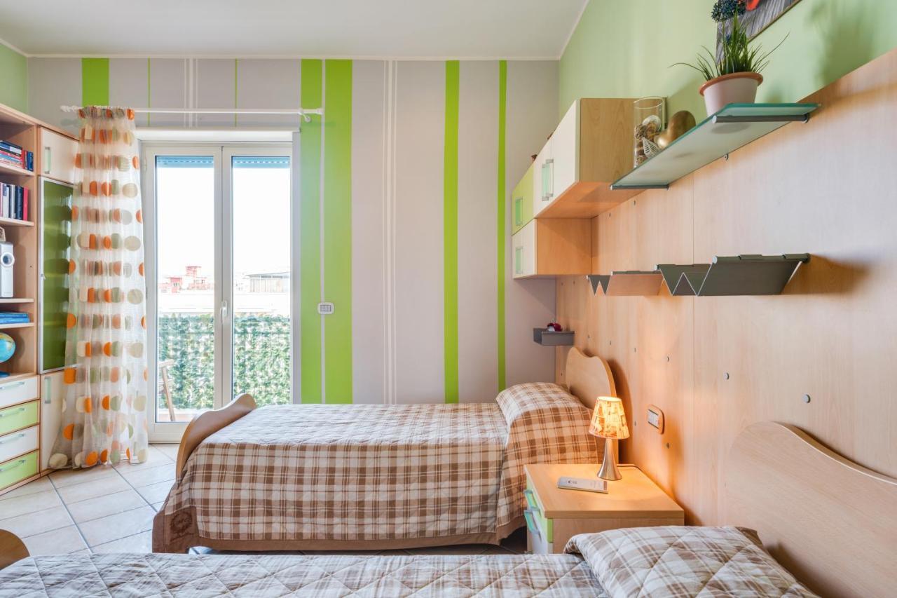 Roomy And Bright Apartment With Balconies X6 Catania Bagian luar foto